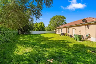 3788 NE 11th St, Homestead, FL 33033 - Photo 4