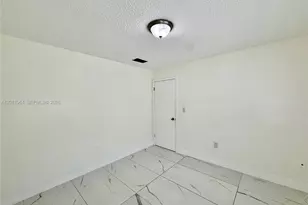950 NW 109th St, Miami, FL 33168 - Photo 10