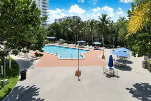 2801 NE 183rd St, Aventura, FL 33160 - Photo 14