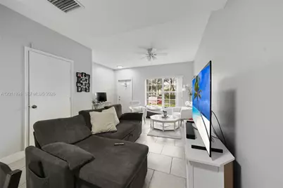 29 Simonton Cir #29, Weston, FL 33326 - Photo 6