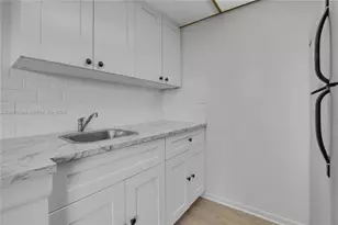 2145 Pierce St, Hollywood, FL 33020 - Photo 14
