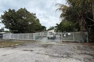 596 NW 109th St, Miami, FL 33168 - Photo 2