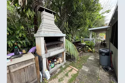 596 NW 109th St, Miami, FL 33168 - Photo 8