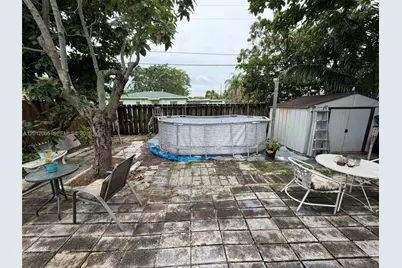 596 NW 109th St, Miami, FL 33168 - Photo 10
