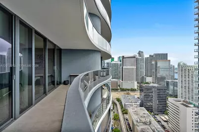 1000 Brickell Plz #3607, Miami, FL 33131 - Photo 16