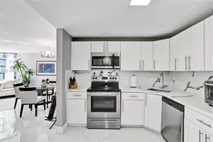 2750 NE 183rd St, Aventura, FL 33160 - Photo 16