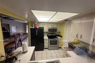 4635 NW 44th St, Tamarac, FL 33319 - Photo 4