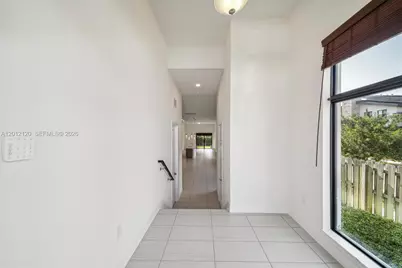 7635 NW 103rd Pl, Doral, FL 33178 - Photo 12