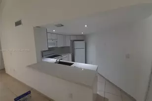 10245 NW 9th St Cir, Miami, FL 33172 - Photo 6