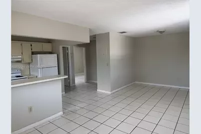 837 SE 8th Ct #2, Hialeah, FL 33010 - Photo 4