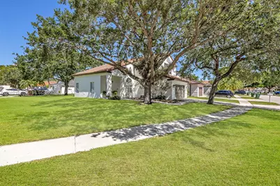 1910 NW 180th Way, Pembroke Pines, FL 33029 - Photo 24