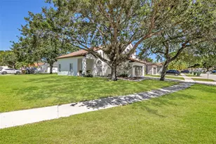 1910 NW 180th Way, Pembroke Pines, FL 33029 - Photo 24