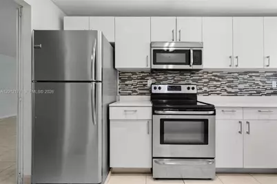 950 NE 199th St #2H, Miami, FL 33179 - Photo 2