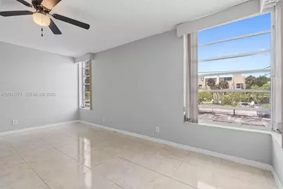 950 NE 199th St #2H, Miami, FL 33179 - Photo 20