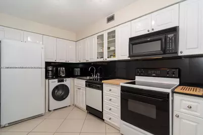 6770 Indian Creek Dr #8L, Miami Beach, FL 33141 - Photo 16