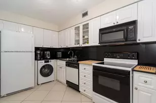 6770 Indian Creek Dr, Miami Beach, FL 33141 - Photo 16