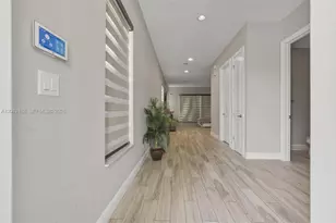 8815 NW 37th Dr, Coral Springs, FL 33065 - Photo 2