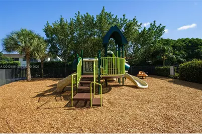 8815 NW 37th Dr, Coral Springs, FL 33065 - Photo 32