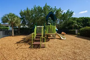 8815 NW 37th Dr, Coral Springs, FL 33065 - Photo 32