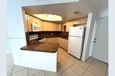 8373 Lake Dr #202, Doral, FL 33166 - Photo 8