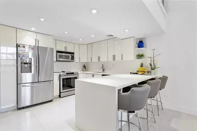 20341 W Country Club Dr #TH-11, Aventura, FL 33180 - Photo 6