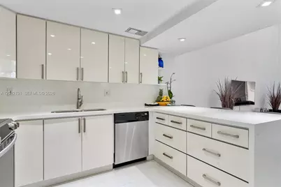 20341 W Country Club Dr #TH-11, Aventura, FL 33180 - Photo 8