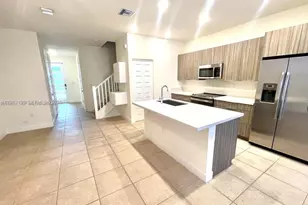 9083 NW 159th St, Miami Lakes, FL 33018 - Photo 8