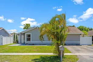 8210 SW 3 Ct, North Lauderdale, FL 33068 - Photo 4