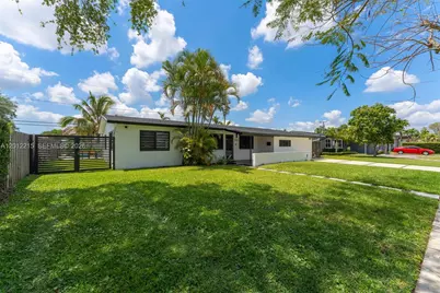 9250 SW 44th St, Miami, FL 33165 - Photo 2