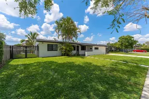 9250 SW 44th St, Miami, FL 33165 - Photo 2