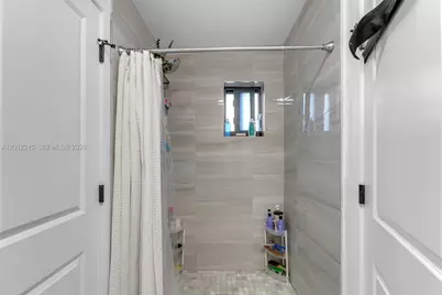 9250 SW 44th St, Miami, FL 33165 - Photo 30