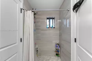 9250 SW 44th St, Miami, FL 33165 - Photo 30