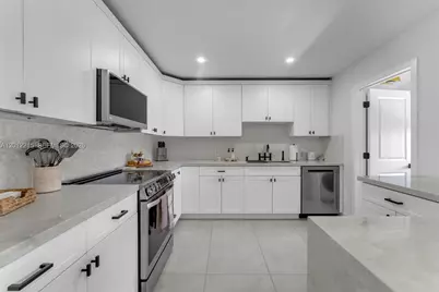 9250 SW 44th St, Miami, FL 33165 - Photo 12