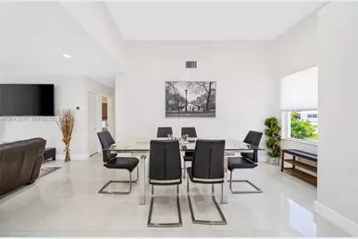 31 SE 12th St, Pompano Beach, FL 33060 - Photo 32