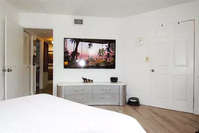 10241 NW 9th St Cir #112-5, Miami, FL 33172 - Photo 30