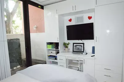 10241 NW 9th St Cir #112-5, Miami, FL 33172 - Photo 20