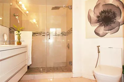 10241 NW 9th St Cir #112-5, Miami, FL 33172 - Photo 26