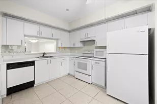 12551 SW 16th Ct, Pembroke Pines, FL 33027 - Photo 8