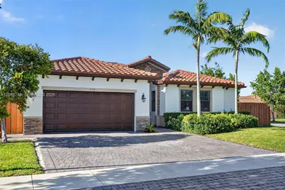 2371 SE 1st Ct, Homestead, FL 33033 - Photo 2