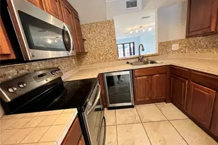 1187 NW 124th Ave, Miami, FL 33182 - Photo 4