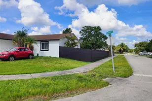 26200 SW 132nd Pl, Homestead, FL 33032 - Photo 2