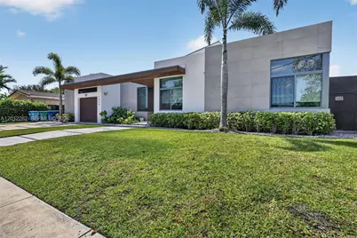 1830 NE 193rd St, Miami, FL 33179 - Photo 2