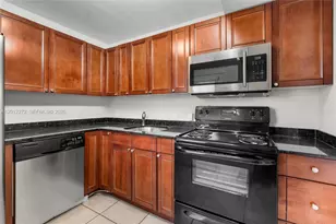 3401 N Country Club Dr, Aventura, FL 33180 - Photo 14