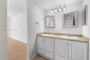 3401 N Country Club Dr, Aventura, FL 33180 - Photo 20