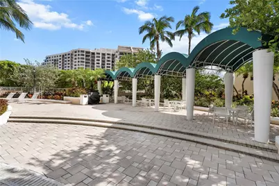 888 Brickell Key Dr #1702, Miami, FL 33131 - Photo 14