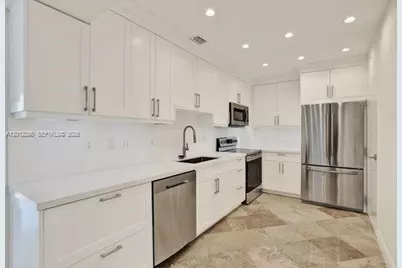 90 Edgewater #PH 18, Coral Gables, FL 33133 - Photo 2