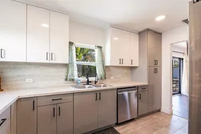 6451 Pershing St, Hollywood, FL 33024 - Photo 12