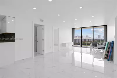 3675 N Country Club Dr #2008, Aventura, FL 33180 - Photo 2