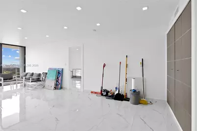 3675 N Country Club Dr #2008, Aventura, FL 33180 - Photo 16