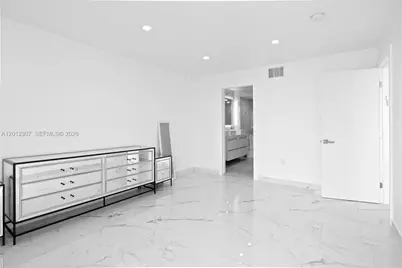 3675 N Country Club Dr #2008, Aventura, FL 33180 - Photo 32